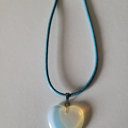 Necklaces like new, set of 4 with stones and cross