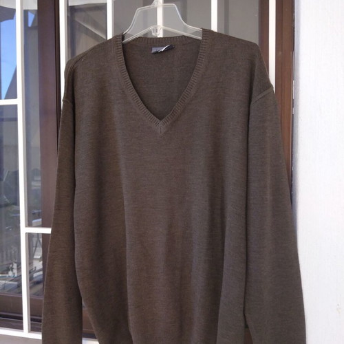 Courezee men's wool sweater French like new, size XL brown