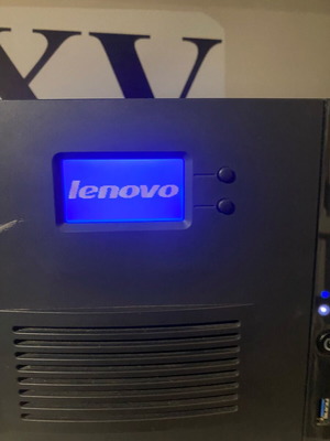 Lenovo Iomega ix4-300d мрежово хранилище използвано, 12TB без дискове NAS