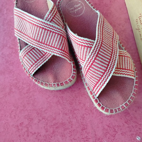Toni Pons espadrilles slides size 38, like new, red and white