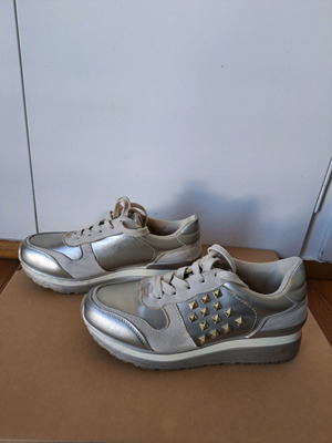 Casual sneakers used, size 37