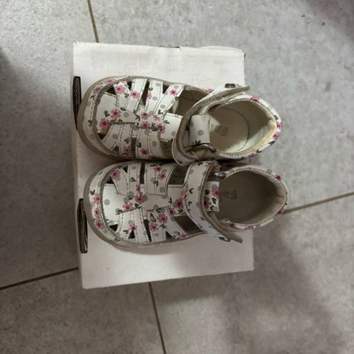 Leather baby shoes Falcotto no 19 like new, first steps