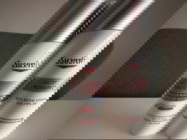 2 κρέμες Eucerin (ημέρας και νυκτός)