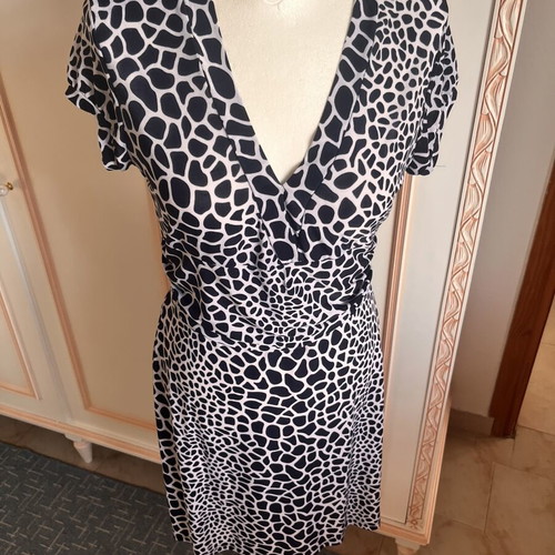 Dress animal print like new, one size, white and blue