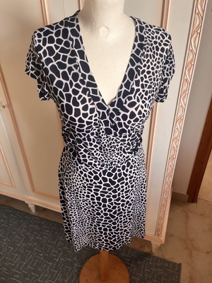 Dress animal print like new, one size, white and blue