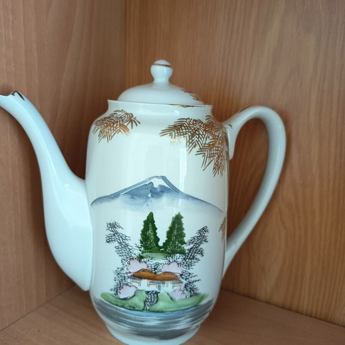 Vintage Kutani porcelain teapot and tea set, 26 pieces, hand painted in Japan