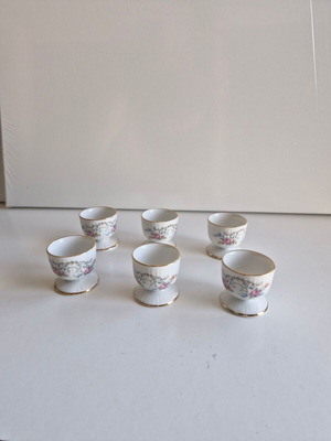 Set of 6 vintage egg cups like new
