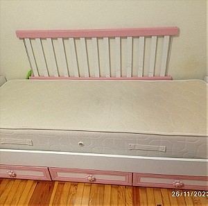 παιδικό κρεβάτι με το στρώμα