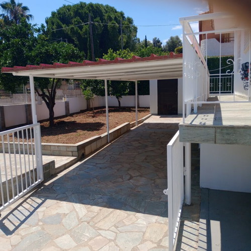 Detached house in Agioi Apostoloi Attica near sea, renovated
