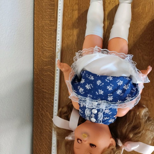 Vintage French doll used, in good condition with one eye sticking