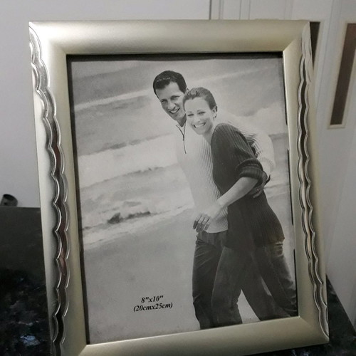 Photo frame 20×25cm new, velvet back and plastic front design