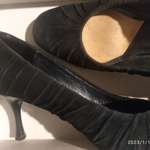 Leather castor pumps black used, size 37