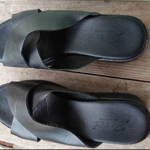 Black women's mules like new, size 38