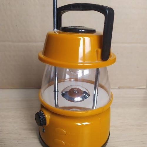 Camping lantern radio like new with fluorescent lamp and speaker
