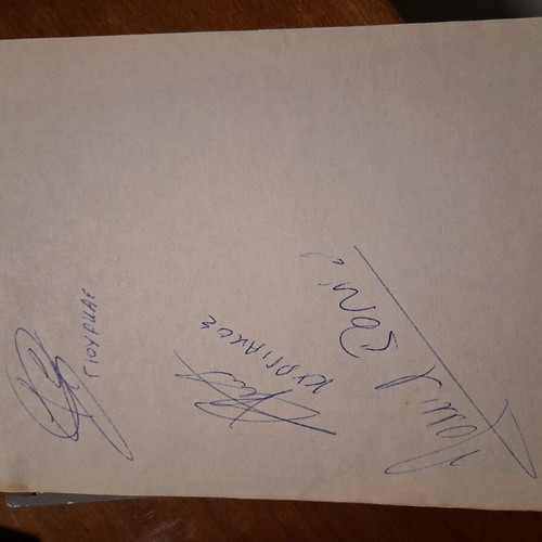 Handwritten autographs of Panathinaikos players used, authentic