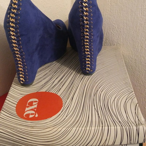 Exe platform shoes new, electric blue suede, size 39