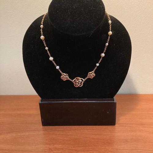 Gold-plated necklace like new with pearl beads gold color