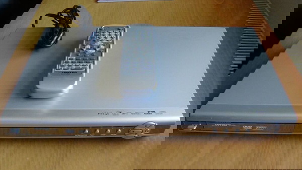 DVD player United DVX‑4069