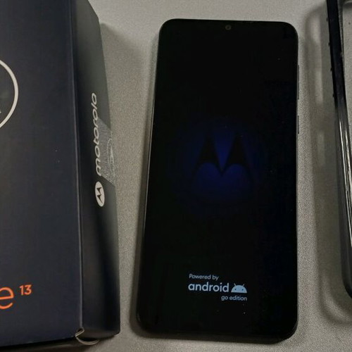 Motorola e13 64GB like new with 360 armor case, black