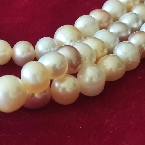Pearl jewelry set with necklace and earrings