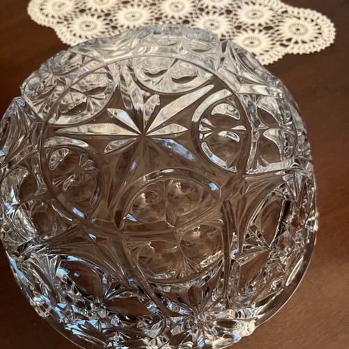 Vintage crystal bowl fruit dish with embossed designs like new