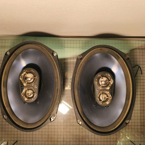 Kicker KS693 car speakers like new, 3-way 6x9 inch