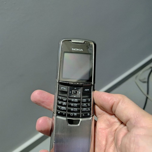 Nokia 8800 used with 2 extra batteries and charger