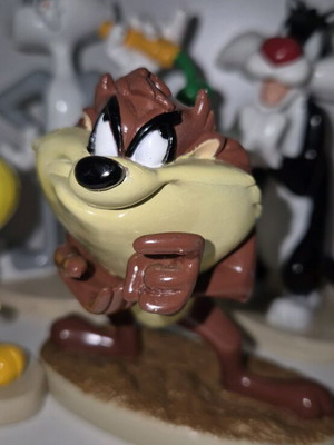 Looney Tunes Tazmanian Devil TAZ collectible figure Warner Bros vintage, like new