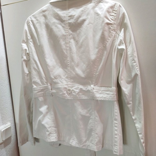 Women's coat size 40 like new, white