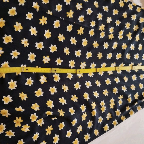 Floral spring-summer skirt like new, size M, blue with yellow flowers