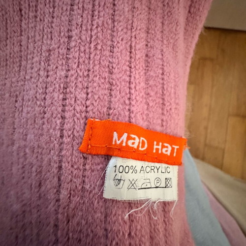 Pink scarf like new, soft, Mad hat