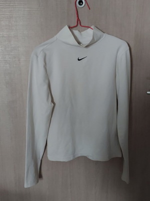 Ισοθερμική μπλούζα Nike μεταχειρισμένη, μέγεθος S, λευκή