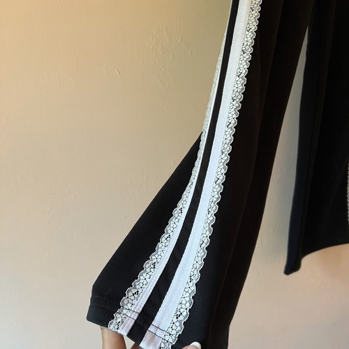 Black sports pants with white lace and elastic waist, like new, A-Style