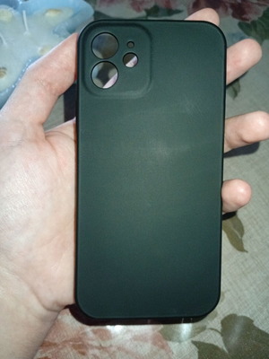 Калъф за iPhone 12 черен като нов