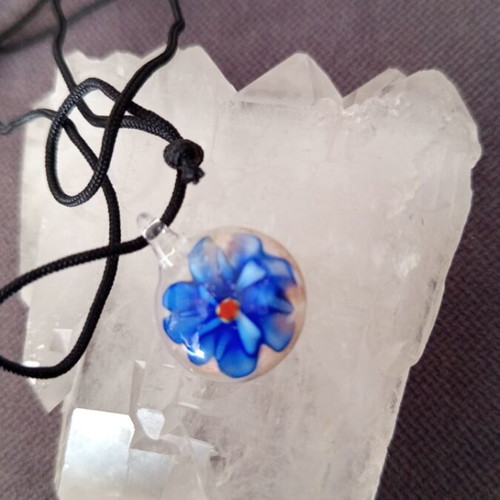 Murano necklace new, blue