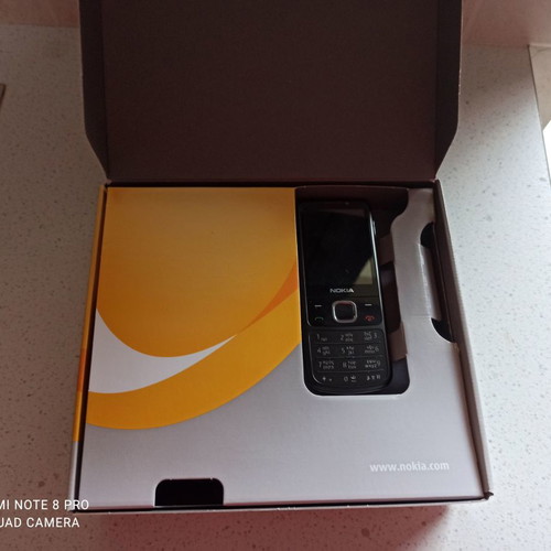 Old mobile phones used for collectors or spare parts