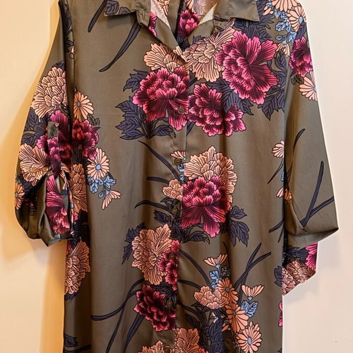 Green satin dress with flowers like new, Greek brand