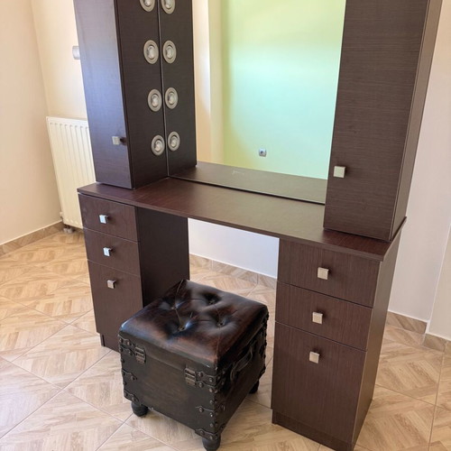 Bedroom vanity set with 8 spotlights and storage, includes stool