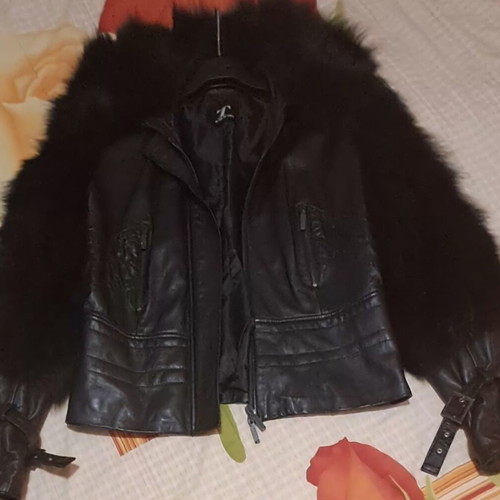 Leather jacket like new, Italian black with fur collar and sleeves
