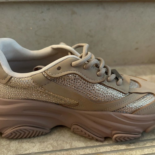 Steve Madden sneaker size 38 new, beige, narrow fit