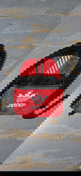 Εντελώς καινούργιο σακίδιο Adidas ARCHIVE