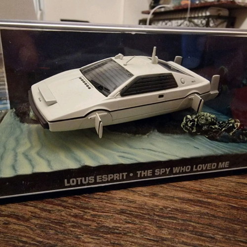 James Bond Lotus Esprit collectible model used with magazine
