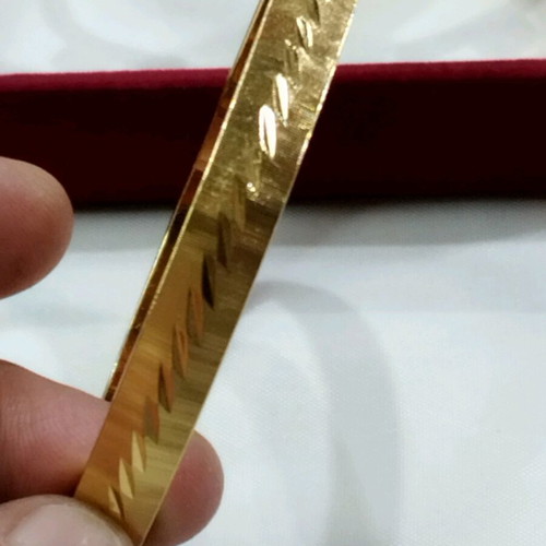 Monet gold-plated vintage statement bangle bracelet like new