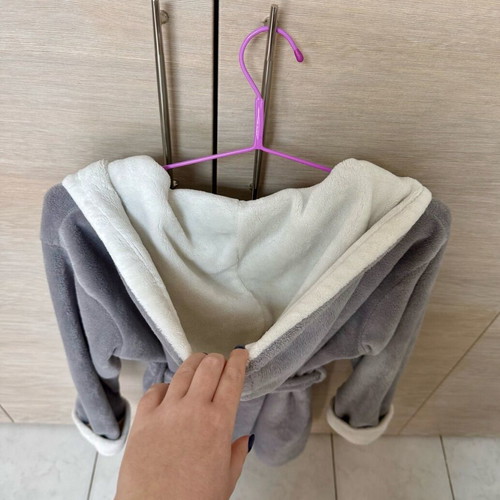 Fleece hooded warm bathrobe with pockets, Cool brand