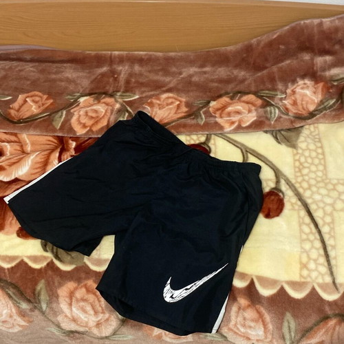 Nike shorts athletic like new, size M, black and white