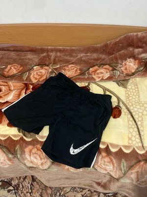 Nike shorts athletic like new, size M, black and white
