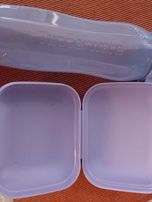Snack container with 750 ml slim bottle