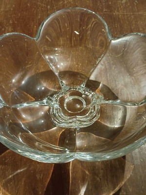 Kosta Boda crystal decorative bowl like new