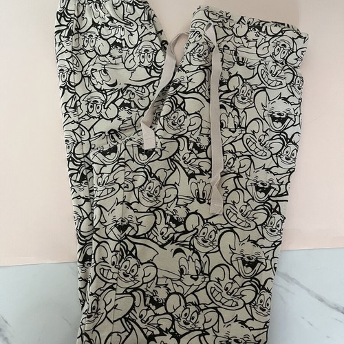 XS Women's Pajamas with Moving Designs like new, white and beige