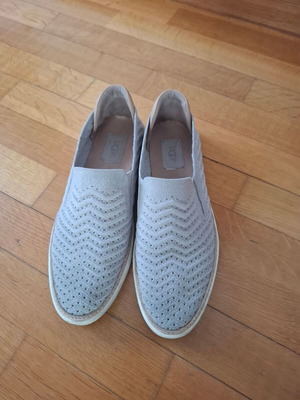 Ugg women's slip-on knit sneakers size 41 light grey